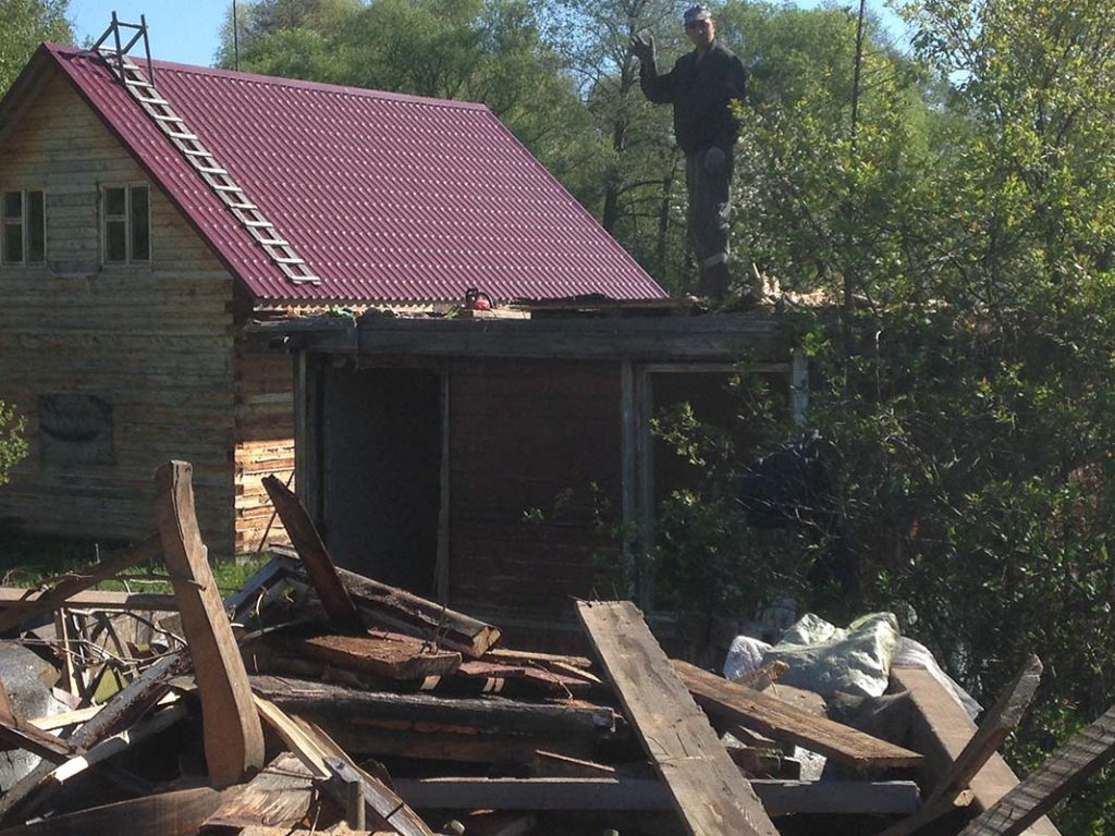 Демонтаж каркасно-щитового  дома