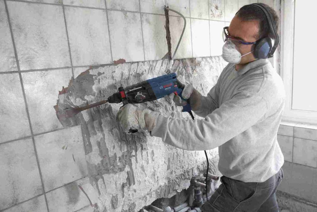 Демонтаж плитки