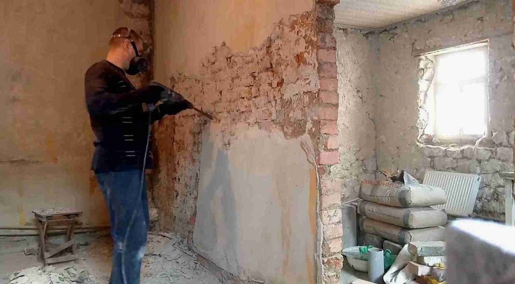 Демонтаж штукатурки